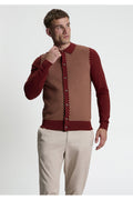 Ben Sherman Contrast Checkerboard Gebreid Overhemd Siennabruin – voorkant gedragen