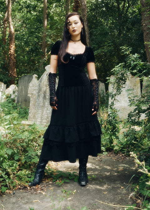 Hell Bunny Disenchanted Rok Zwart – campagnefoto 1
